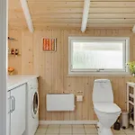 3 Bedroom Beautiful In Hejls