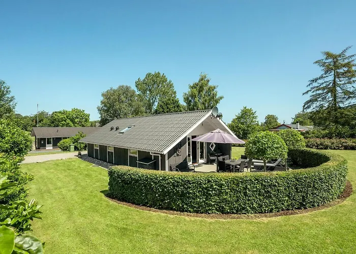 3 Bedroom Beautiful In Holiday home *