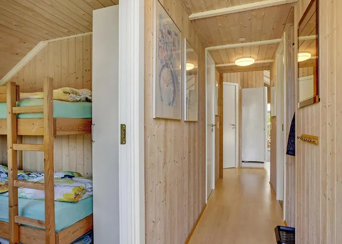 3 Bedroom Beautiful In Prázdninový dům